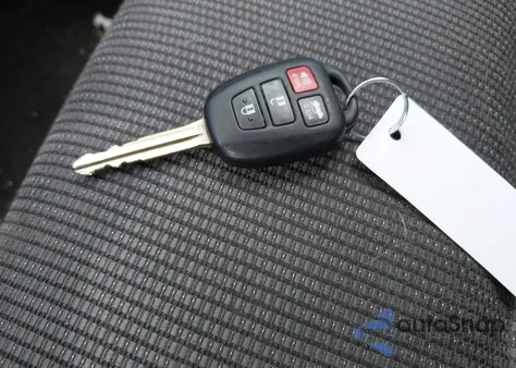 2015 Toyota Corolla S z USA, uszkodzony, nr VIN 5YFBURHE8FP240963